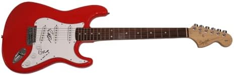 גיטרה חשמלית פנדר אדום בגודל מלא עם ג 'יימס ספנס אימות ג' סא קואה-וו - חברי שבט טאנג-הזן את וו-טאנג, וו-טאנג