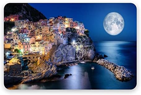 שטיח מחצלת אמבטיה אדמה דיאטומית ירח מלא עולה מעל כפר מנארולה בסינקה טרה, ליגוריה, איטליה בלילה ייבוש מהיר