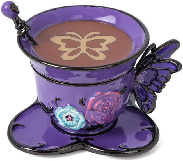 כוס קפה רטרו עם פרחים וקופסת תכשיט פרפר
