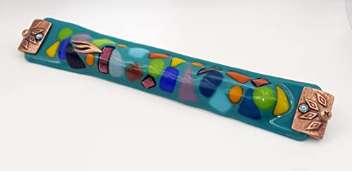 מארז מזוזה 8.85 זכוכית טורקיז עם כתמים צבעוניים, יהודיקה בעבודת יד, מתנה לחנונית בית יהודית